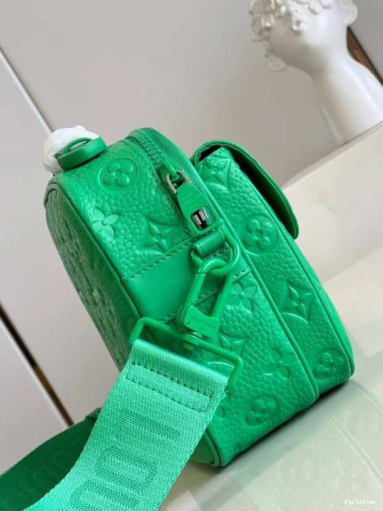 Cheap MESSENGER S LOCK LOUIS VUITTON 0728
